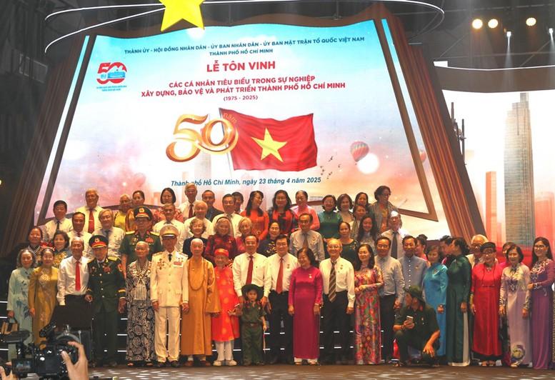 TPHCM vinh danh 60 cá nhân tiêu biểu trong chặng đường 50 năm phát triển- Ảnh 5.
