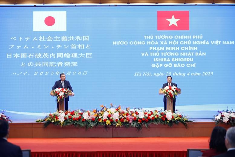 Hai Thủ tướng Việt Nam và Nhật Bản xác định trụ cột mới của quan hệ song phương- Ảnh 7. Hai Thủ tướng Việt Nam và Nhật Bản xác định trụ cột mới của quan hệ song phương- Ảnh 7.