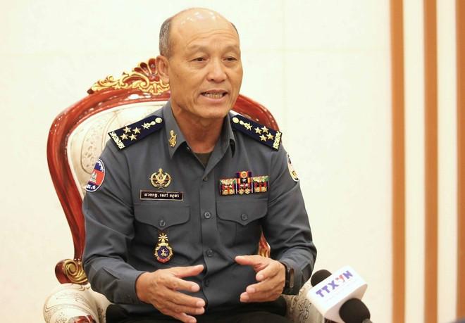 Đại tướng Sao Sokha - Tư lệnh Bộ Tư lệnh Hiến binh, Phó Tổng Tư lệnh Lực lượng Vũ trang Hoàng gia Campuchia trả lời phỏng vấn Thông tấn xã Việt Nam. (Ảnh: Quang Anh/TTXVN) dai-tuong-sao-sokha-quan-doi-campuchia-2336.jpg