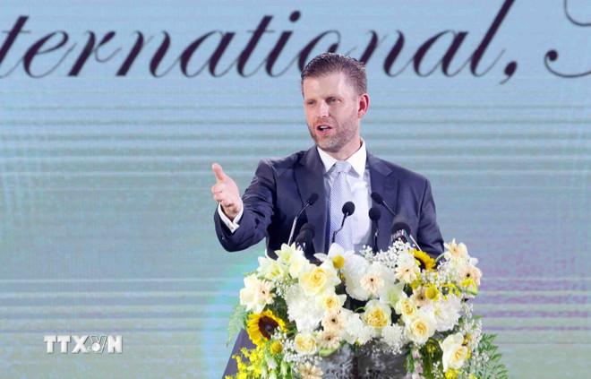 Phó Chủ tịch Tập đoàn Trump Organization Eric Trump phát biểu. (Ảnh: Phạm Kiên/TTXVN) ttxvn-thu-tuong-du-an-hung-yen-4.jpg