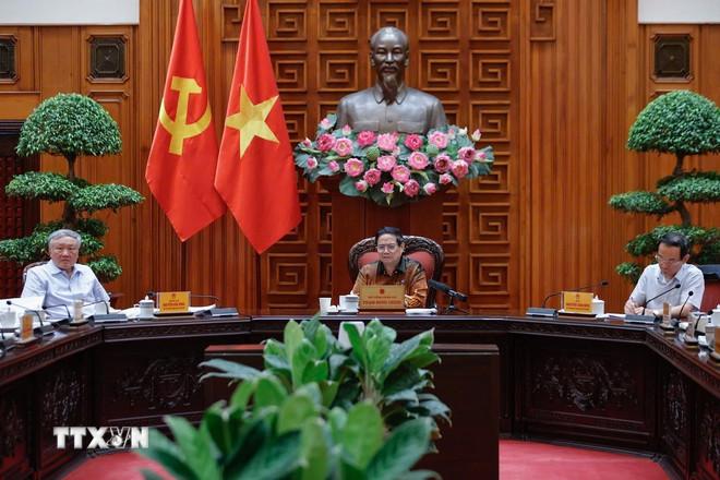 Thủ tướng Phạm Minh Chính chủ trì cuộc họp về Trung tâm tài chính quốc tế tại Việt Nam. (Ảnh: Dương Giang/TTXVN) ttxvn-thu-tuong-pham-minh-chinh-chu-tri-cuoc-hop-ve-trung-tam-tai-chinh-quoc-te-tai-viet-nam-8048272-1.jpg