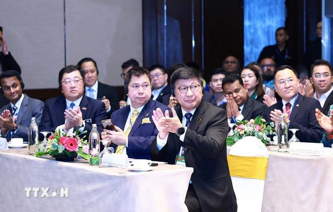 Đại diện lãnh đạo Malaysia tham dự buổi gặp. (Ảnh: Dương Giang/TTXVN) ttxvn-thu-tuong-tham-du-chuong-trinh-gap-go-doanh-nghiep-viet-nam-malaysia-4.jpg