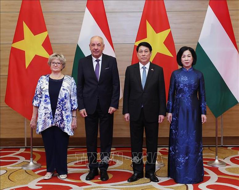 Chủ tịch nước Lương Cường chủ trì chiêu đãi chính thức Tổng thống Hungary- Ảnh 2. Chủ tịch nước Lương Cường chủ trì chiêu đãi chính thức Tổng thống Hungary- Ảnh 2.