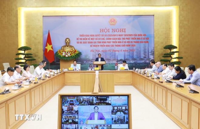 ttxvn-thu-tuong-chu-tri-hoi-nghi-ve-thi-diem-chinh-sach-dac-thu-phat-trien-nha-o-xa-hoi-0206-3.jpg