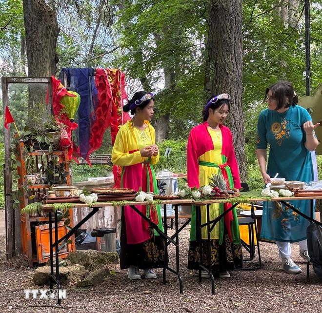 Sự kiện được tổ chức giữa thiên nhiên. (Ảnh: Tâm Hằng/TTXVN) ttxvn-tet-doan-ngo-tai-nga3.jpg