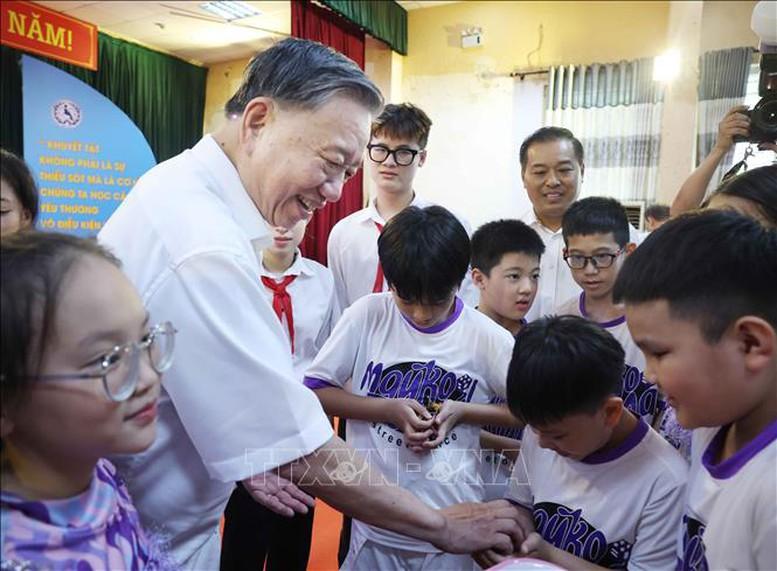 Tổng Bí thư Tô Lâm thăm hai trường học chuyên biệt tại Hà Nội- Ảnh 2.