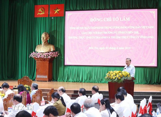 Tổng Bí thư Tô Lâm phát biểu chỉ đạo. (Ảnh: Thống Nhất/TTXVN) ttxvn-tong-bi-thu-tinh-uy-ben-tre-tra-vinh-vinh-long-5.jpg