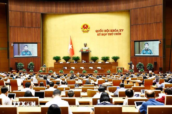 Bộ trưởng Bộ Quốc phòng Phan Văn Giang trình bày Tờ trình dự án các luật liên quan đến quốc phòng-an ninh. (Ảnh: Doãn Tấn/TTXVN) ttxvn-1406-phan-van-giang.jpg