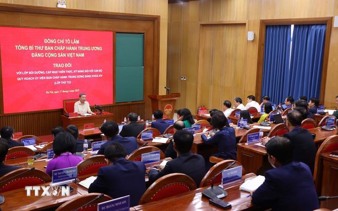 Tổng Bí thư Tô Lâm trao đổi với Lớp Bồi dưỡng cán bộ quy hoạch Ủy viên Trung ương Đảng khóa XIV (Lớp thứ tư). (Ảnh: Văn Điệp/TTXVN) ttxvn-tong-bi-thu-to-lam-trao-doi-voi-lop-boi-duong-can-bo-quy-hoach-uy-vien-trung-uong-dang-khoa-xiv-1706-1.jpg