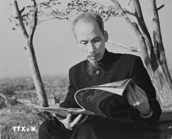 ttxvn-chu-tich-ho-chi-minh-bao-chi-cach-mang-viet-nam-13.jpg