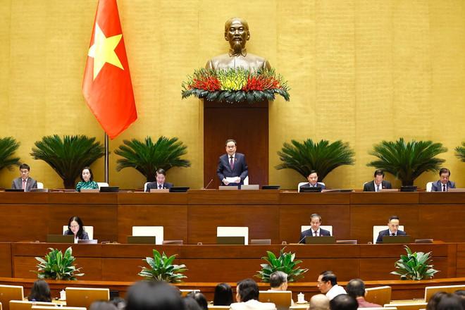 Chủ tịch Quốc hội Trần Thanh Mẫn chủ trì điều hành chất vấn. (Ảnh: Doãn Tấn/TTXVN) chu-tich-quoc-hoi-2-7640.jpg