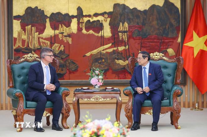 Thủ tướng Phạm Minh Chính tiếp ông Antoine Colin, Phó Chủ tịch cấp cao, phụ trách toàn cầu về chuyển đổi số và chuỗi cung ứng của Tập đoàn HP (Hoa Kỳ). (Ảnh: Dương Giang/TTXVN) ttxvn-thu-tuong-pham-minh-chinh-tiep-lanh-dao-tap-doan-hp-hoa-ky-8103260-2.jpg