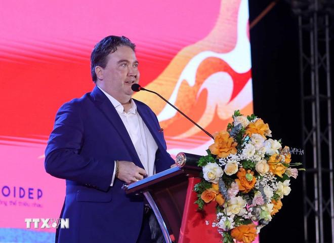Đại sứ Hoa Kỳ tại Việt Nam Marc Knapper phát biểu tại chương trình. (Ảnh: Trần Lê Lâm/TTXVN) ttxvn-marc-knapper.jpg