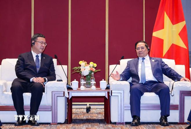 Thủ tướng Phạm Minh Chính tiếp lãnh đạo Tập đoàn xây dựng đường sắt Trung Quốc, Binh đoàn 11 và Tổng Công ty công trình đường sắt. (Ảnh: Dương Giang/TTXVN) ttxvn-thu-tuong-tap-daon-trung-quoc-1.jpg