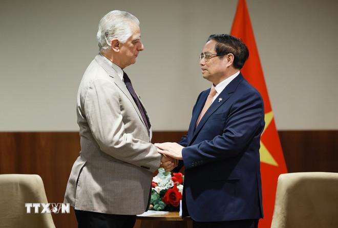 Thủ tướng Phạm Minh Chính tiếp ông Luiz Césio Caetano, Chủ tịch Liên đoàn Công nghiệp bang Rio de Janeiro (Firjan). (Ảnh: Dương Giang/TTXVN) ttxvn-thu-tuong-pham-minh-chinh-tiep-lanh-dao-mot-so-tap-doan-hang-dau-brazil-8136319-2.jpg