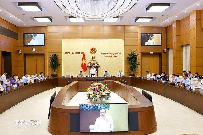 Quang cảnh phiên họp thứ 47 của Ủy ban Thường vụ Quốc hội. (Ảnh: Doãn Tấn/ TTXVN) ttxvn-1007-uy-ban-thuong-vu-quoc-hoi-2.jpg