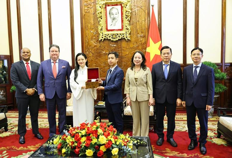 Phó Chủ tịch nước tiếp nữ phi hành gia gốc Việt đầu tiên bay vào không gian- Ảnh 3. Phó Chủ tịch nước tiếp nữ phi hành gia gốc Việt đầu tiên bay vào không gian- Ảnh 3.