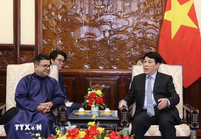 Chủ tịch nước Lương Cường tiếp Đại sứ Chile Sergio Narea Guzman. (Ảnh: Lâm Khánh/TTXVN) ttxvn-1107-chu-tich-nuoc-viet-nam-chile-2.jpg