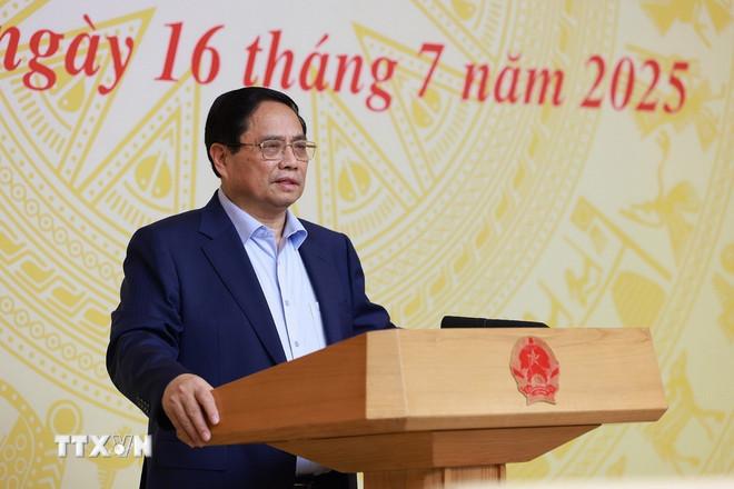 Thủ tướng Phạm Minh Chính chủ trì Hội nghị Chính phủ với địa phương về kịch bản tăng trưởng kinh tế năm 2025. (Ảnh: Dương Giang/TTXVN) ttxvn-1607-thu-tuong-4.jpg