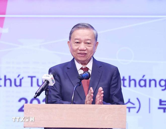 ttxvn-tong-bi-thu-du-le-ra-mat-tong-lanh-su-quan-viet-nam-tai-busan-han-quoc-5.jpg