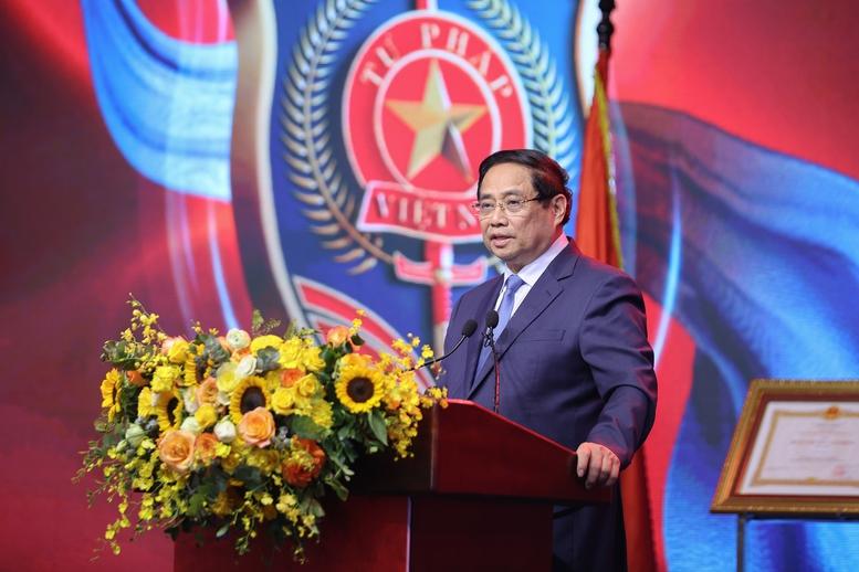 Thủ tướng: Đưa thể chế, pháp luật trở thành "đột phá của đột phá", lợi thế cạnh tranh quốc gia- Ảnh 6. Thủ tướng: Đưa thể chế, pháp luật trở thành "đột phá của đột phá", lợi thế cạnh tranh quốc gia- Ảnh 6.