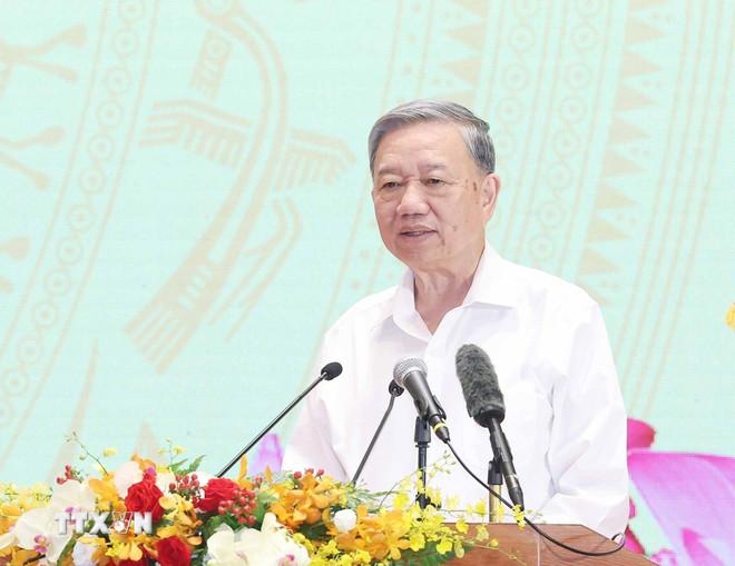Tổng Bí thư phát biểu nhân dịp dự gặp mặt kỷ niệm 80 năm Ngày truyền thống Công an Nhân dân và ngành ngoại giao. (Ảnh: Thống Nhất/TTXVN) ttxvn-to-lam.jpg