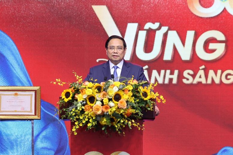 Thủ tướng: Đưa thể chế, pháp luật trở thành "đột phá của đột phá", lợi thế cạnh tranh quốc gia- Ảnh 9.