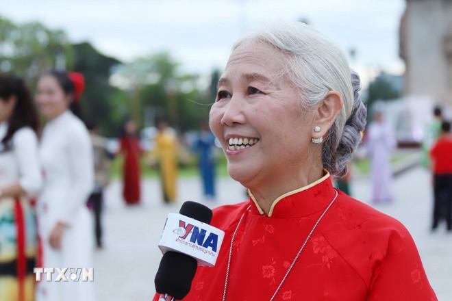 ttxvn-cong-dong-nguoi-viet-tai-lao-huong-ve-to-quoc-4.jpg