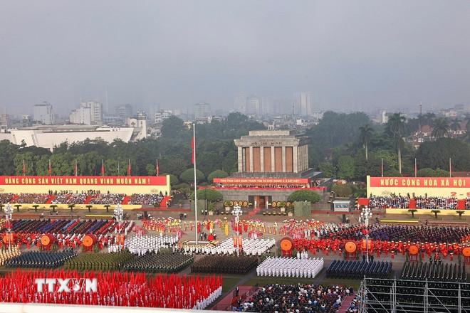 Màn biểu diễn trống hội chào mừng mở đầu Lễ Kỷ niệm, diễu binh, diễu hành 80 năm Cách mạng tháng Tám và Quốc khánh 2/9. (Ảnh: Quốc Khánh/TTXVN) ttxvn-0209-le-dieu-binh-21.jpg