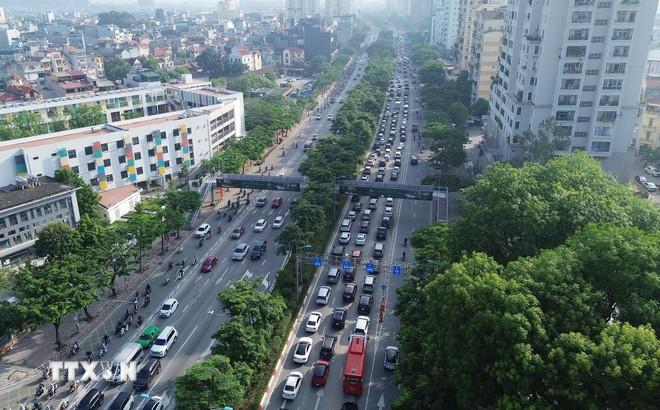 Dòng xe hướng từ cầu Nhật Tân vào trung tâm thành phố Hà Nội. (Ảnh: Quốc Khánh/TTXVN) ttxvn-ha-noi.jpg