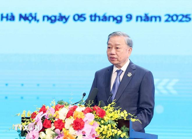 Tổng Bí thư Tô Lâm phát biểu. (Ảnh: Thống Nhất/TTXVN) ttxvn-0509-tong-bi-thu-nganh-giao-duc-13.jpg