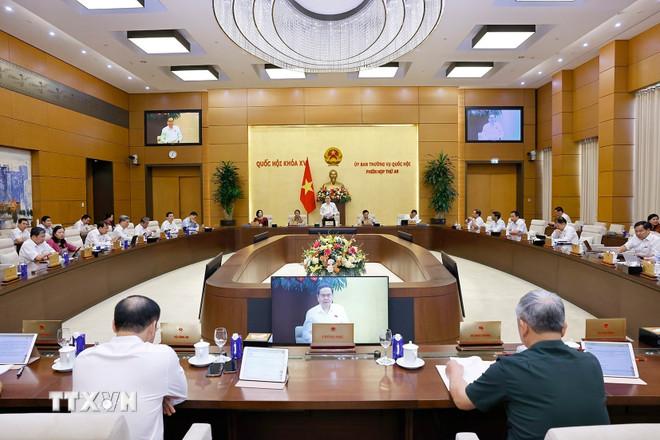 Chủ tịch Quốc hội Trần Thanh Mẫn phát biểu khai mạc phiên họp. (Ảnh: Doãn Tấn/TTXVN) ttxvn-chu-tich-quoc-hoi-phat-bieu-khai-mac-phien-hop-thu-49-cua-uy-ban-thuong-vu-quoc-hoi-4.jpg
