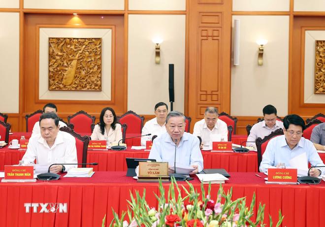 ttxvn-tong-bi-thu-to-lam-chu-tri-buoi-lam-viec-voi-ban-thuong-vu-dang-uy-chinh-phu-8266959-2.jpg