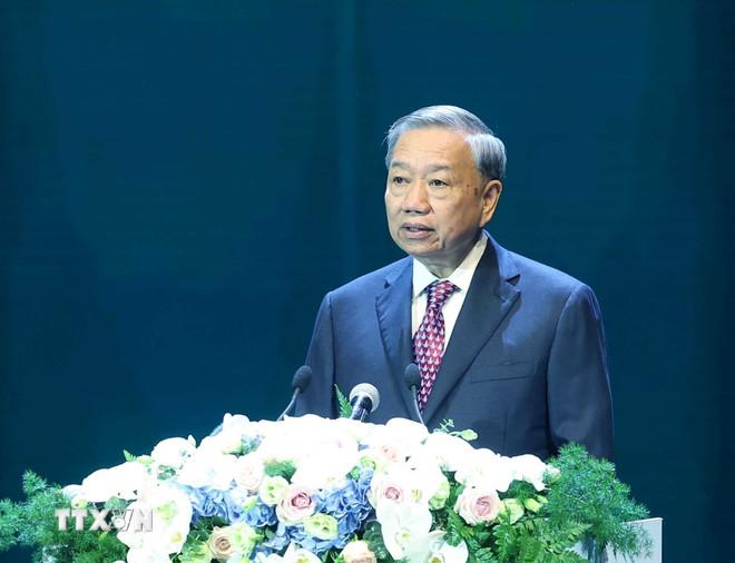 Tổng Bí thư Tô Lâm phát biểu tại buổi lễ. (Ảnh: Thống Nhất/TTXVN) ttxvn-50-nam-tap-doan-cong-nghiep-nang-luong-16.jpg