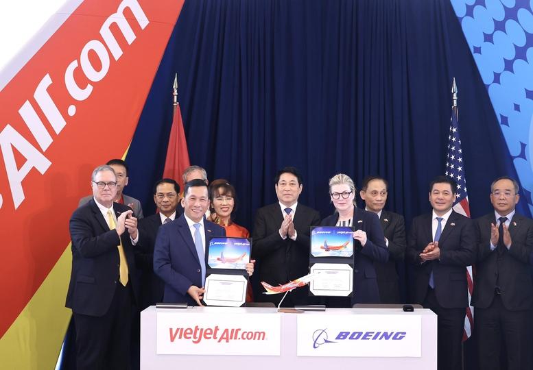 Chủ tịch nước Lương Cường chứng kiến bàn giao tàu bay Boeing đầu tiên cho Vietjet- Ảnh 3.