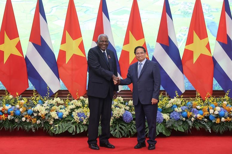 Thủ tướng: Chính phủ Việt Nam sẽ tiếp tục triển khai các biện pháp hỗ trợ Cuba thiết thực, cụ thể- Ảnh 2. Thủ tướng: Chính phủ Việt Nam sẽ tiếp tục triển khai các biện pháp hỗ trợ Cuba thiết thực, cụ thể- Ảnh 2.