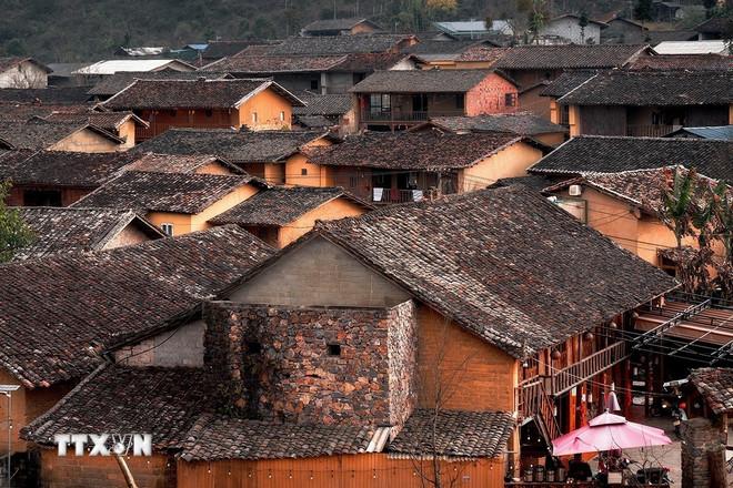 Nhà của người Lô Lô ở bản Lô Lô Chải, xã Lũng Cú, huyện Đồng Văn, Hà Giang. (Ảnh: Khánh Hòa/TTXVN) ttxvn-lo-lo-chai.jpg