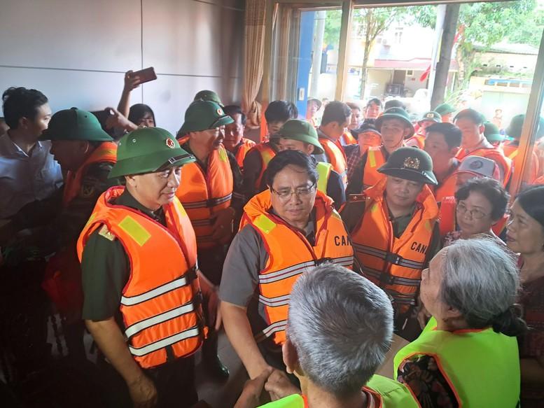 Thủ tướng Phạm Minh Chính tới Thái Nguyên thăm hỏi người dân, chỉ đạo khắc phục hậu quả mưa lũ- Ảnh 3.