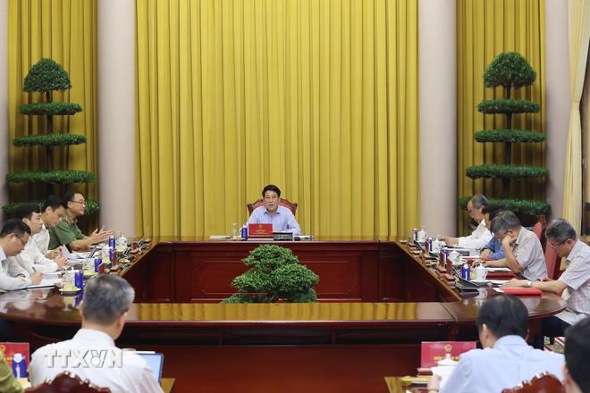 Chủ tịch nước Lương Cường chủ trì buổi làm việc. (Ảnh: Lâm Khánh/TTXVN) ttxvn-chu-tich-nuoc-luong-cuong-chu-tri-buoi-lam-viec-ve-cong-tac-chuan-bi-cho-le-mo-ky-cong-uoc-ha-noi-8339712-3.jpg