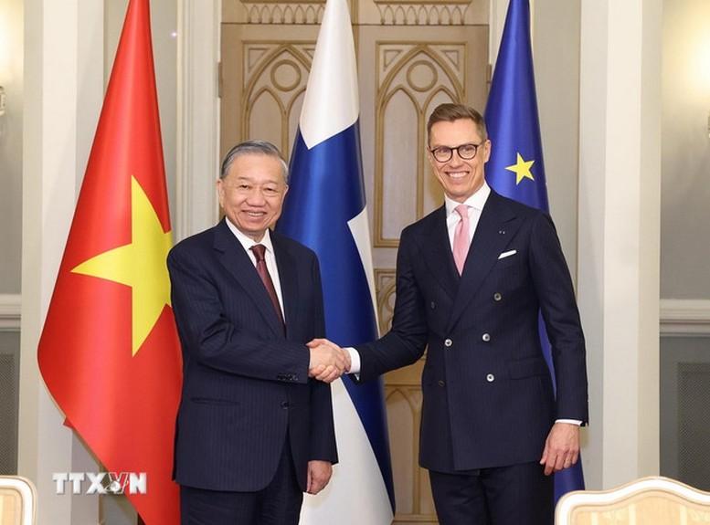 Tổng Bí thư Tô Lâm và Tổng thống Phần Lan chứng kiến Lễ ký kết các văn kiện hợp tác- Ảnh 4. Tổng Bí thư Tô Lâm và Tổng thống Phần Lan chứng kiến Lễ ký kết các văn kiện hợp tác- Ảnh 4.