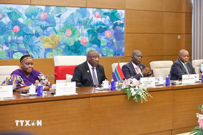Tổng thống Cộng hòa Nam Phi Matamela Cyril Ramaphosa phát biểu. (Ảnh: Doãn Tấn/TTXVN) ttxvn-chu-tich-quoc-hoi-tran-thanh-man-hoi-kien-tong-thong-cong-hoa-nam-phi-matamela-cyril-ramaphosa-6.jpg