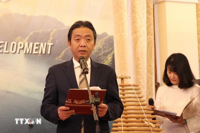 Thứ trưởng Bộ Văn hóa Thể thao và Du Lịch Hoàng Đạo Cương phát biểu khai mạc triển lãm. (Ảnh: Viết Thắng/TTXVN) ttxvn-3010-trien-lam-van-hoa-viet-nam-sec-3.jpg