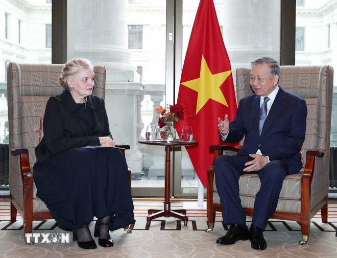 Tổng Bí thư Tô Lâm tiếp Phó Chủ tịch Cao cấp Tập đoàn toàn cầu Roll Royce. (Ảnh: Thống Nhất/TTXVN) ttxvn-tong-bi-thu-to-lam-tiep-pho-chu-tich-cao-cap-tap-doan-toan-cau-roll-royce-8373029-3.jpg