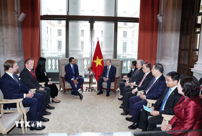 Tổng Bí thư Tô Lâm tiếp ông Saif Malik, Tổng giám đốc kiêm Giám đốc Khối Khách hàng Doanh nghiệp và Đầu tư, Ngân hàng Standard Charter tại Vương quốc Anh. (Ảnh: Thống Nhất/TTXVN) ttxvn-tong-bi-thu-to-lam-tiep-ong-saif-malik-tong-giam-doc-kiem-giam-doc-khoi-khach-hang-doanh-nghiep-va-dau-tu-ngan-hang-standard-charter-tai-vuo-8373011-1.jpg