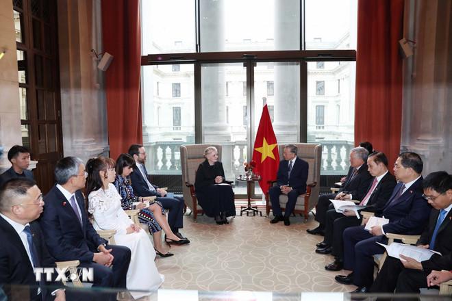 Tổng Bí thư Tô Lâm tiếp Phó Chủ tịch Cao cấp Tập đoàn toàn cầu Roll Royce. (Ảnh: Thống Nhất/TTXVN) ttxvn-tong-bi-thu-to-lam-tiep-pho-chu-tich-cao-cap-tap-doan-toan-cau-roll-royce-8373029-4.jpg