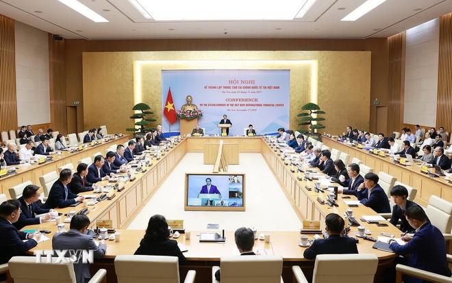 Hội nghị tham vấn các chuyên gia, tổ chức trong nước và quốc tế về thành lập Trung tâm tài chính quốc tế tại Việt Nam. (Ảnh: Dương Giang/TTXVN) ttxvn-0111-thu-tuong-trung-tam-tai-chinh-quoc-te-2.jpg
