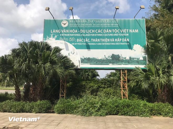 Làng Văn hóa các dân tộc Việt Nam. (Nguồn: Vietnam+) vnp-lang-van-hoa-1-1695.jpg