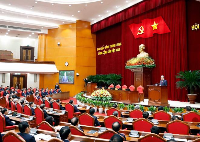 Tổng Bí thư Tô Lâm phát biểu bế mạc Hội nghị lần thứ 14 Ban Chấp hành Trung ương Đảng khóa XIII. (Ảnh: Thống Nhất/TTXVN) 0611-be-mac-hoi-nghi-trung-uong.jpg