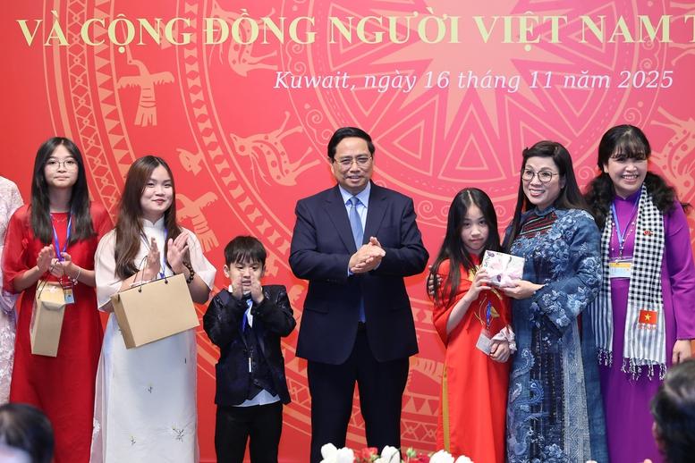 Thủ tướng: Thiết kế chính sách thuận lợi nhất cho kiều bào- Ảnh 12. Thủ tướng: Thiết kế chính sách thuận lợi nhất cho kiều bào- Ảnh 12.