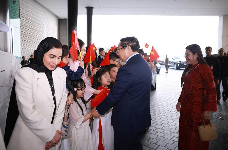 Thủ tướng Phạm Minh Chính và Phu nhân bắt đầu chuyến thăm chính thức Kuwait- Ảnh 4. Thủ tướng Phạm Minh Chính và Phu nhân bắt đầu chuyến thăm chính thức Kuwait- Ảnh 4.